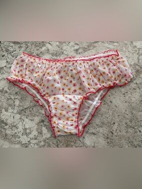 VS PINK WINK Ruffle Cheeky Panty NWT Large Floral